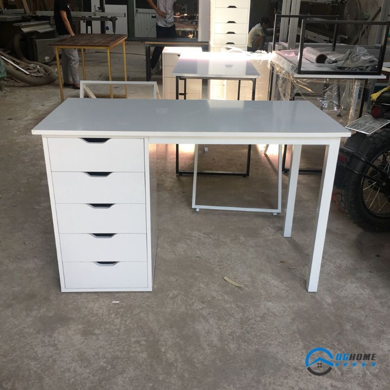 Ảnh thực tế bàn làm việc B300